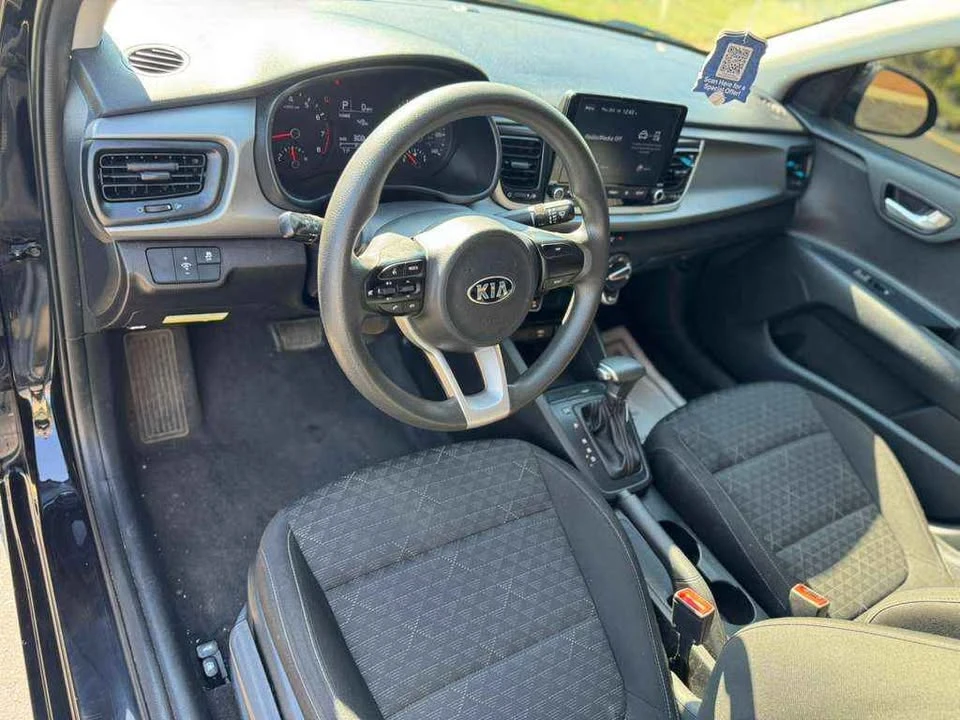 2021 Kia Rio - Image 8 of 17