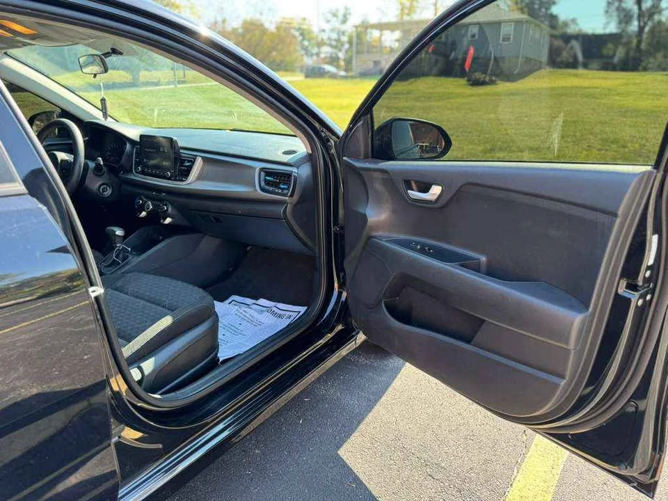 2021 Kia Rio - Image 13 of 17
