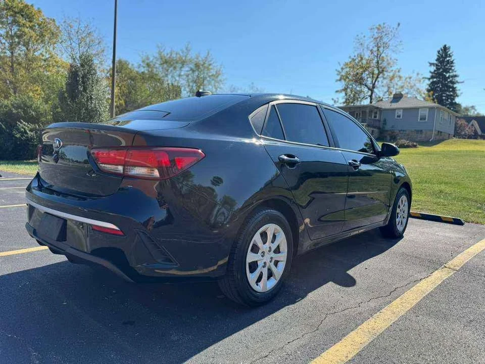 2021 Kia Rio - Image 12 of 17