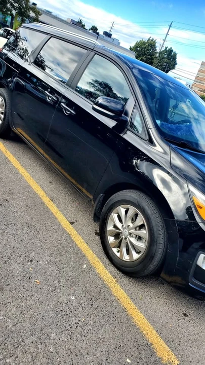 2021 Kia Carnival - Image 3 of 5