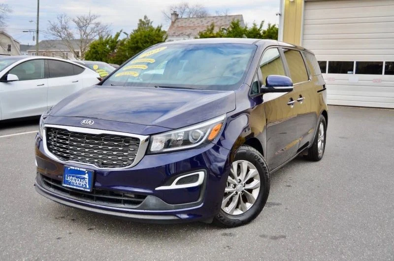 2021 Kia Carnival - Image 2 of 12