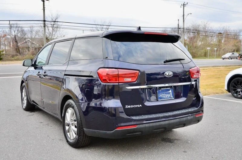 2021 Kia Carnival - Image 7 of 12