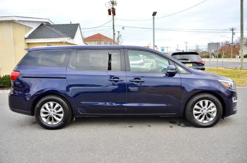 2021 Kia Carnival - Image 12 of 12