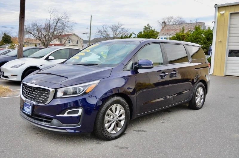 2021 Kia Carnival - Image 5 of 12
