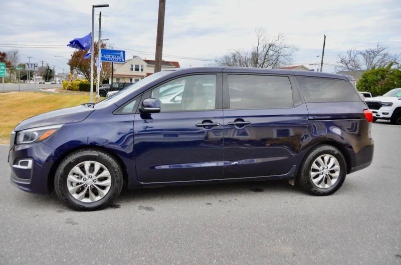 2021 Kia Carnival - Image 6 of 12