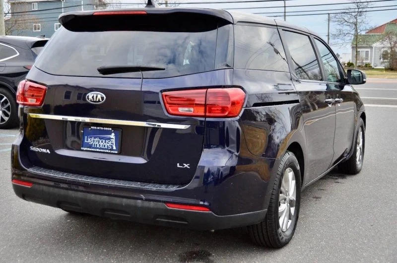 2021 Kia Carnival - Image 10 of 12