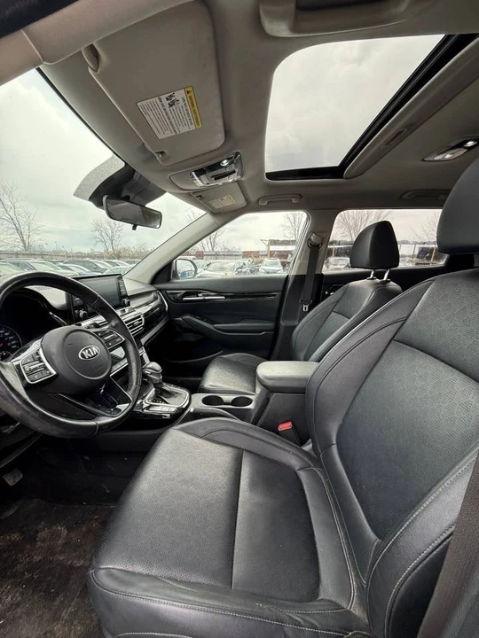 2021 Kia Seltos - Image 10 of 12