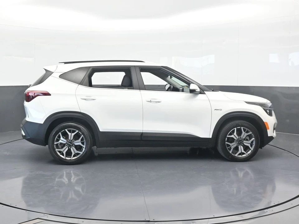 2021 Kia Seltos - Image 7 of 12