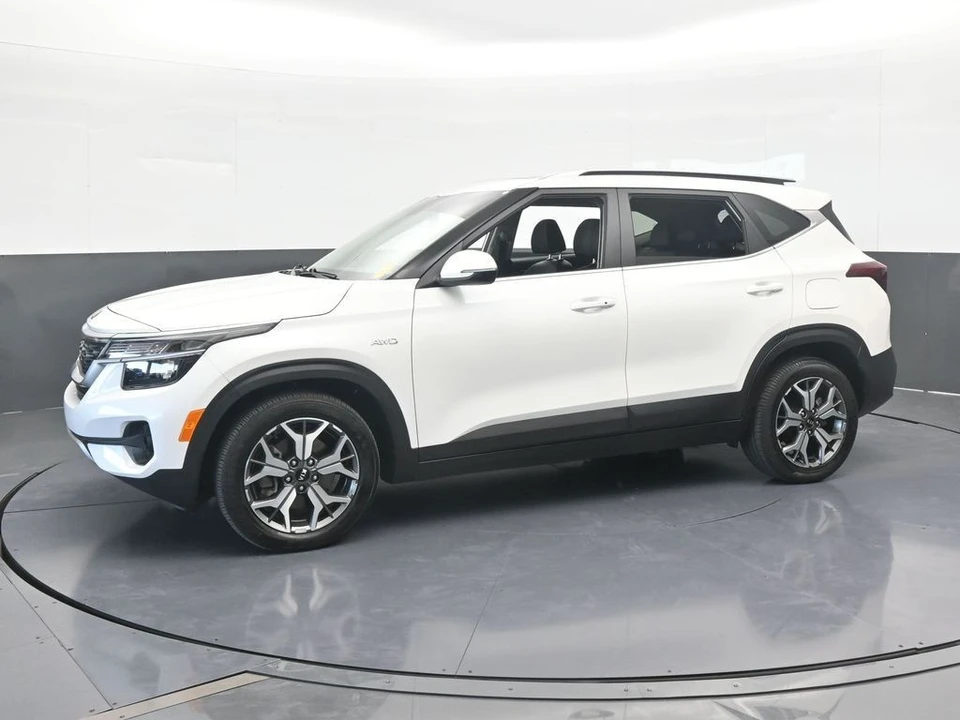 2021 Kia Seltos - Image 2 of 12