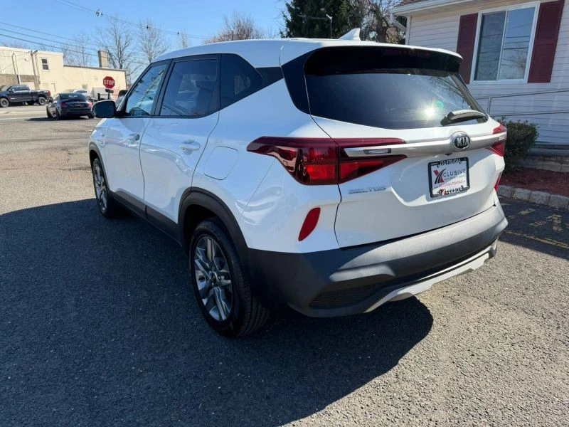 2021 Kia Seltos - Image 2 of 12