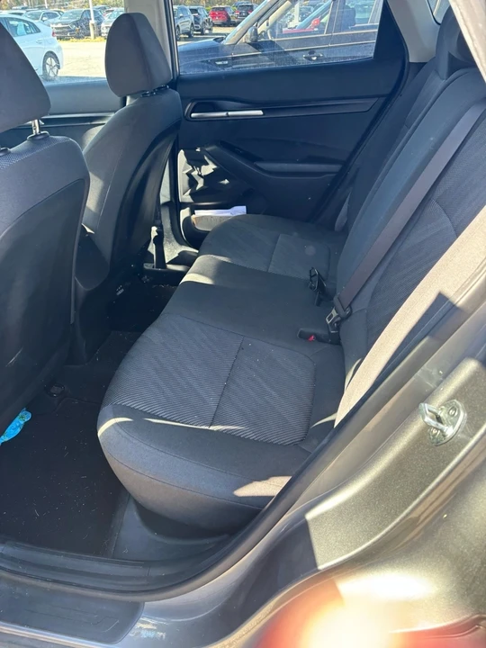 2021 Kia Seltos - Image 7 of 10