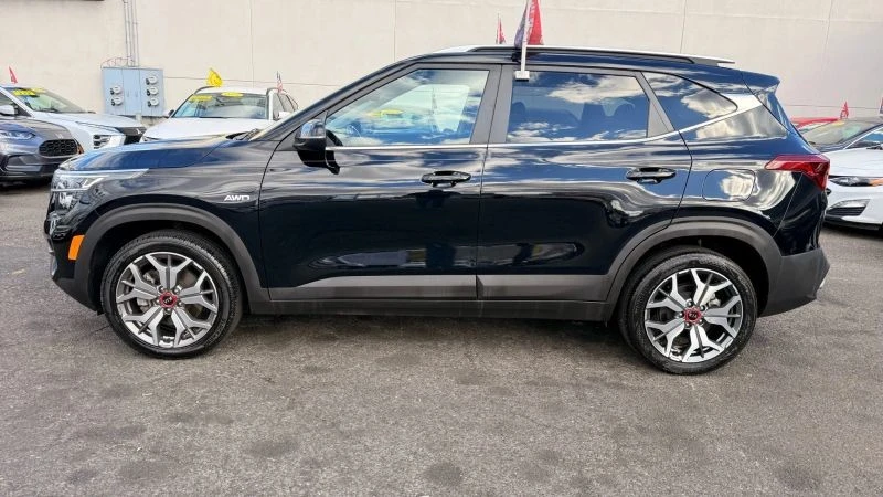 2021 Kia Seltos - Image 8 of 12
