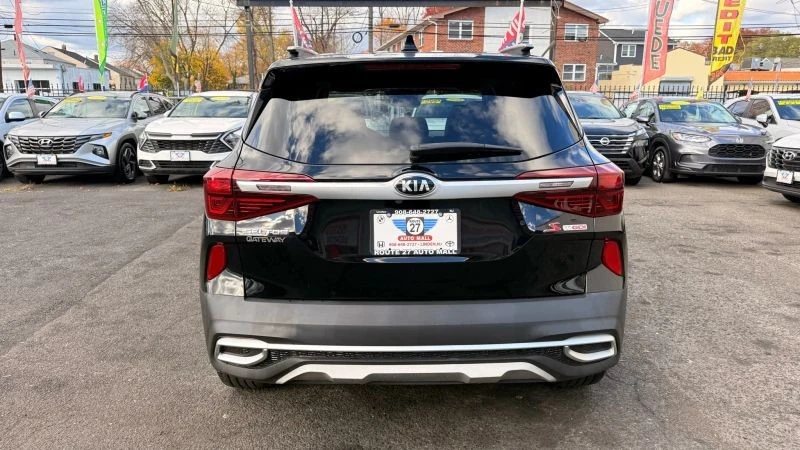 2021 Kia Seltos - Image 6 of 12