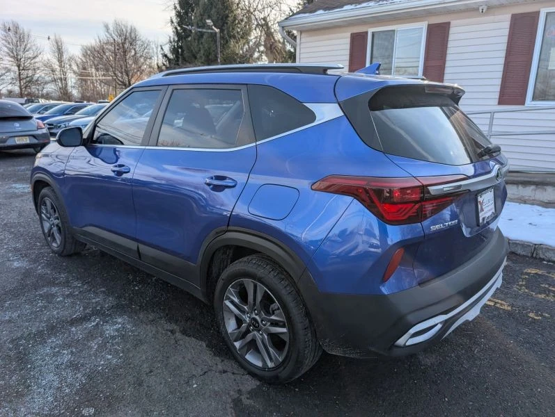 2021 Kia Seltos - Image 2 of 12