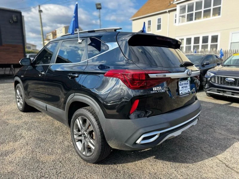 2021 Kia Seltos - Image 8 of 12