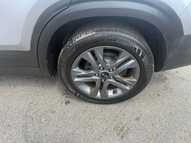 2021 Kia Seltos - Image 9 of 12