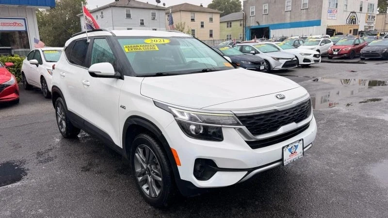 2021 Kia Seltos - Image 2 of 12
