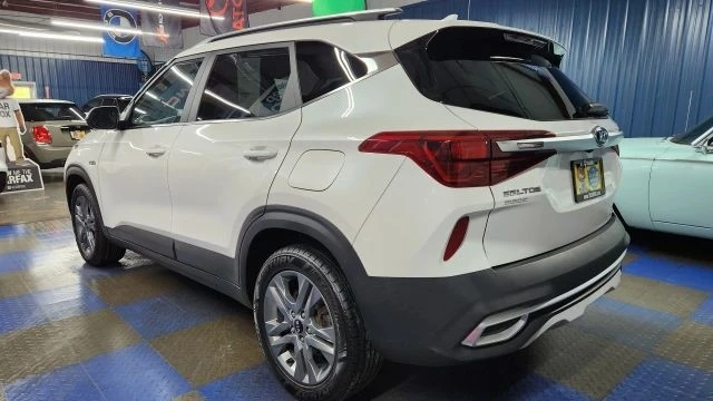 2021 Kia Seltos - Image 4 of 12