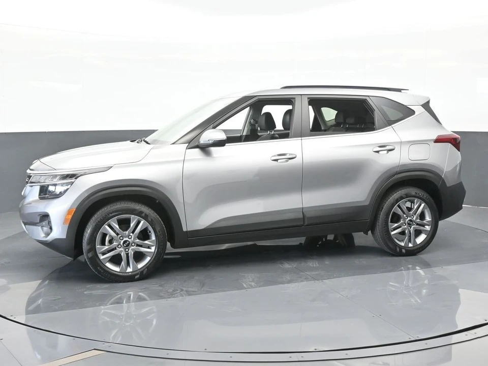 2021 Kia Seltos - Image 2 of 12