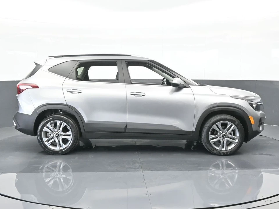 2021 Kia Seltos - Image 7 of 12