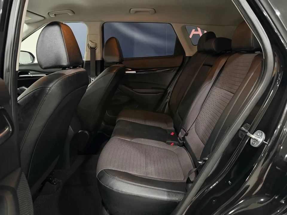 2021 Kia Seltos - Image 8 of 16