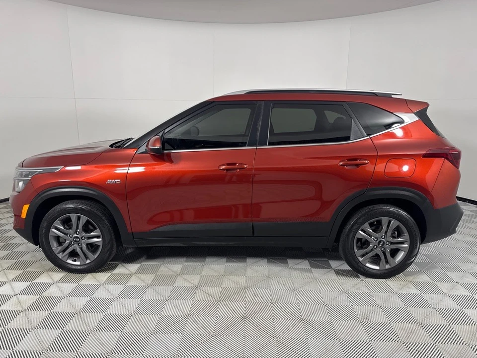 2021 Kia Seltos - Image 8 of 12