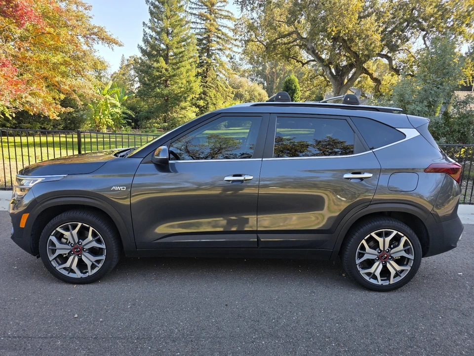 2021 Kia Seltos - Image 2 of 17