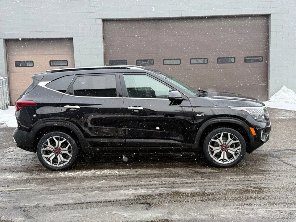2021 Kia Seltos - Image 2 of 12