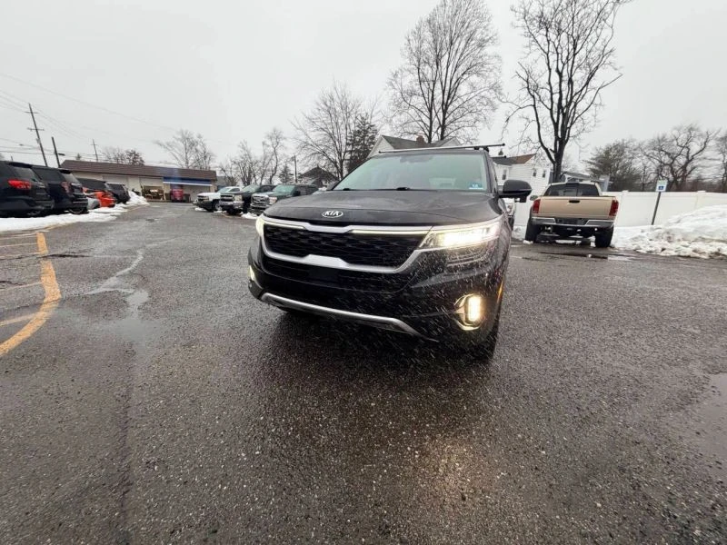2021 Kia Seltos - Image 2 of 12