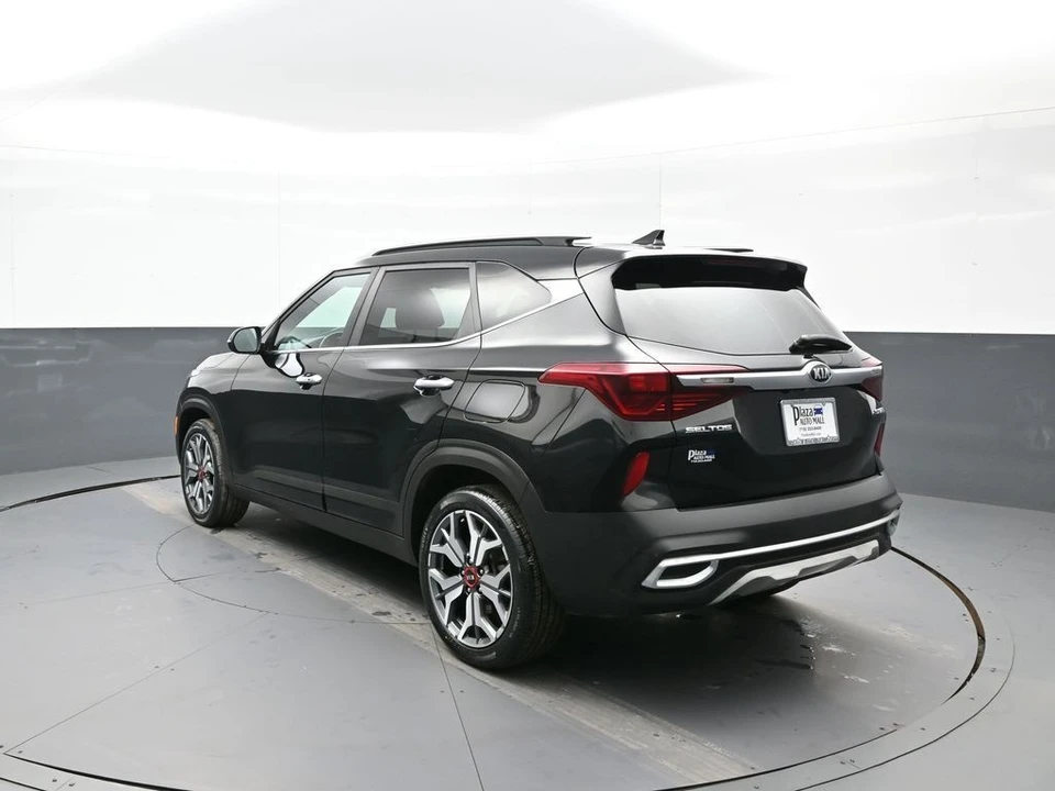 2021 Kia Seltos - Image 8 of 12