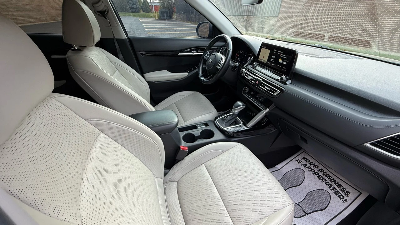 2021 Kia Seltos - Image 13 of 21