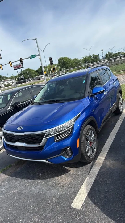 2021 Kia Seltos - Image 3 of 16