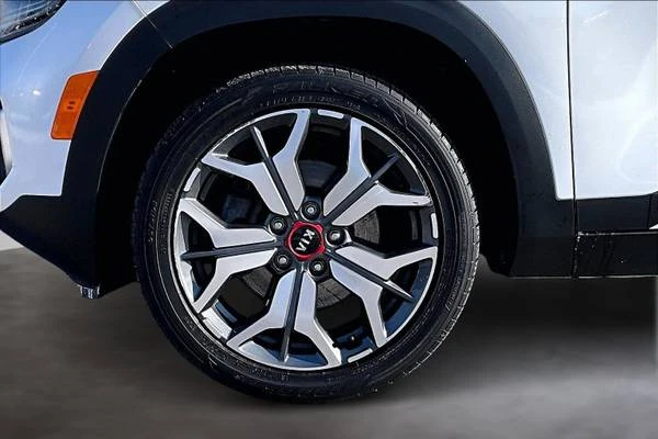 2021 Kia Seltos - Image 10 of 20