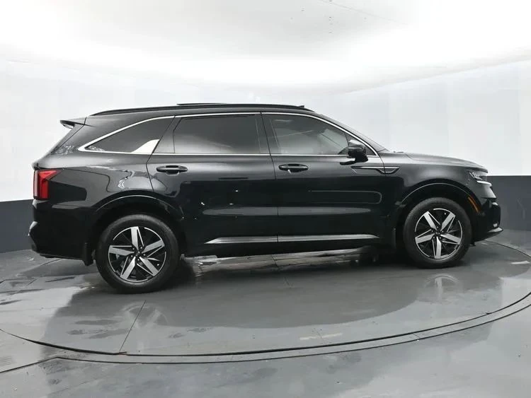 2021 Kia Sorento - Image 4 of 12