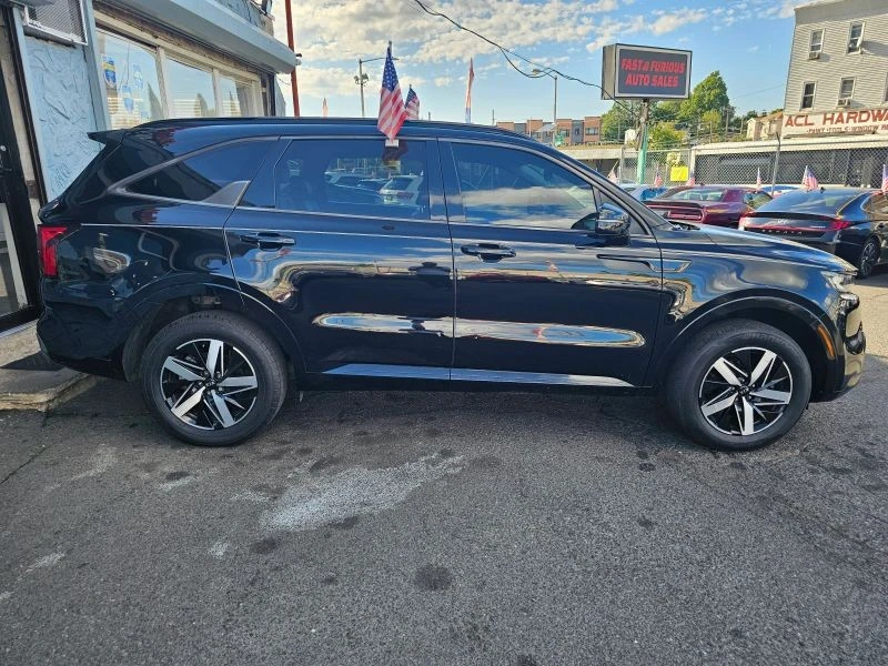 2021 Kia Sorento - Image 3 of 12