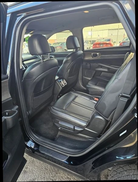 2021 Kia Sorento - Image 7 of 12