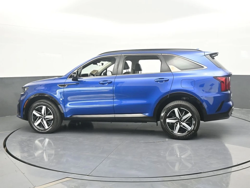 2021 Kia Sorento - Image 3 of 12