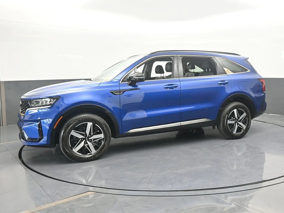 2021 Kia Sorento - Image 2 of 12