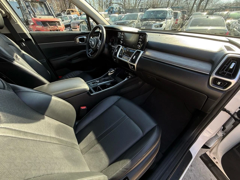 2021 Kia Sorento - Image 20 of 21