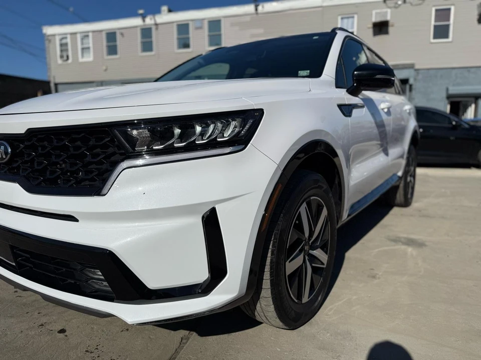 2021 Kia Sorento - Image 16 of 21