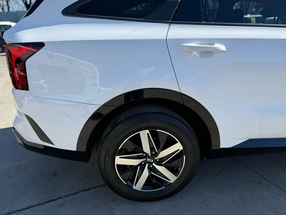 2021 Kia Sorento - Image 10 of 21