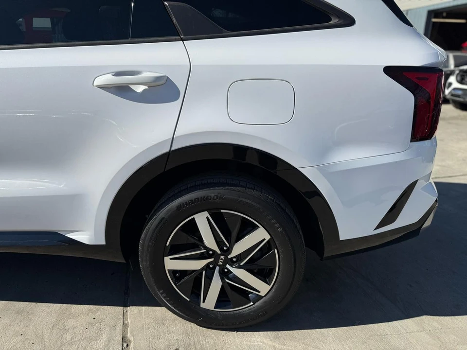 2021 Kia Sorento - Image 15 of 21