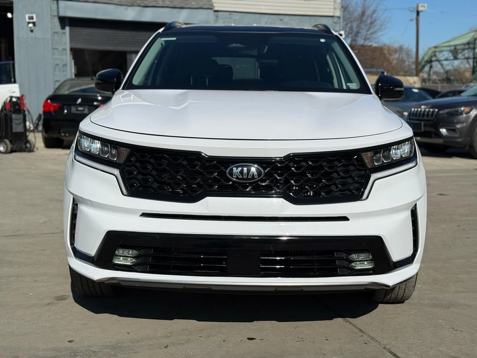 2021 Kia Sorento - Image 2 of 21