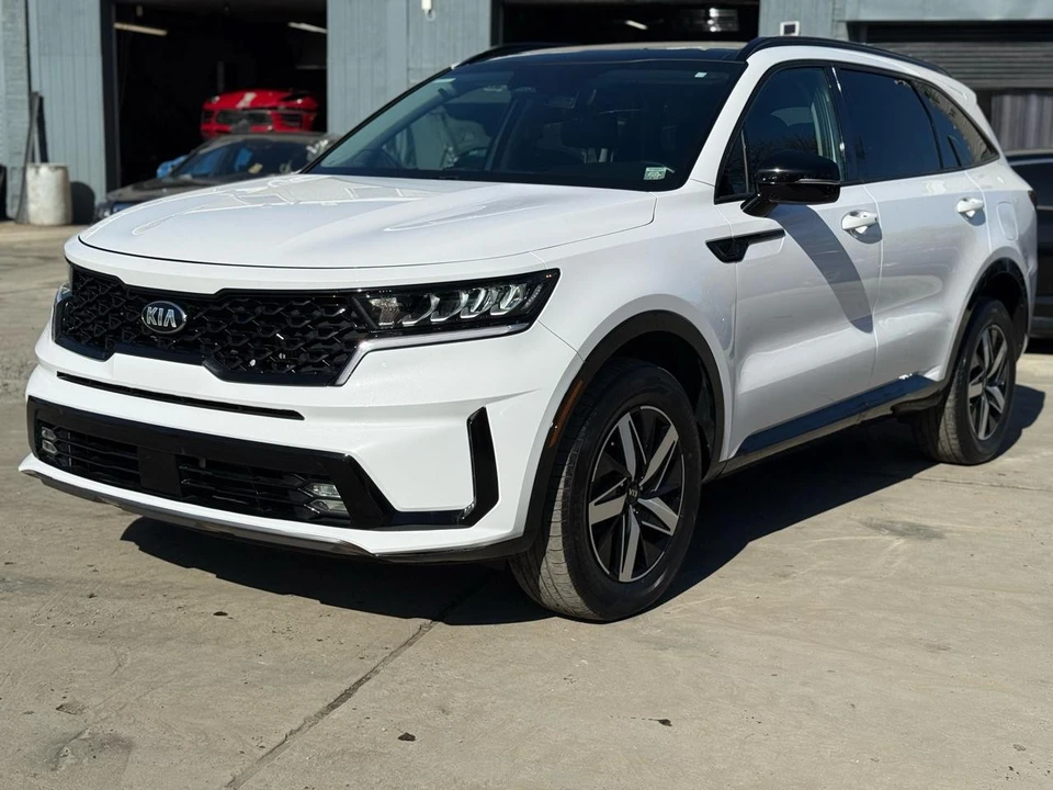 2021 Kia Sorento - Image 3 of 21