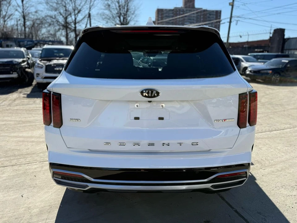 2021 Kia Sorento - Image 6 of 21