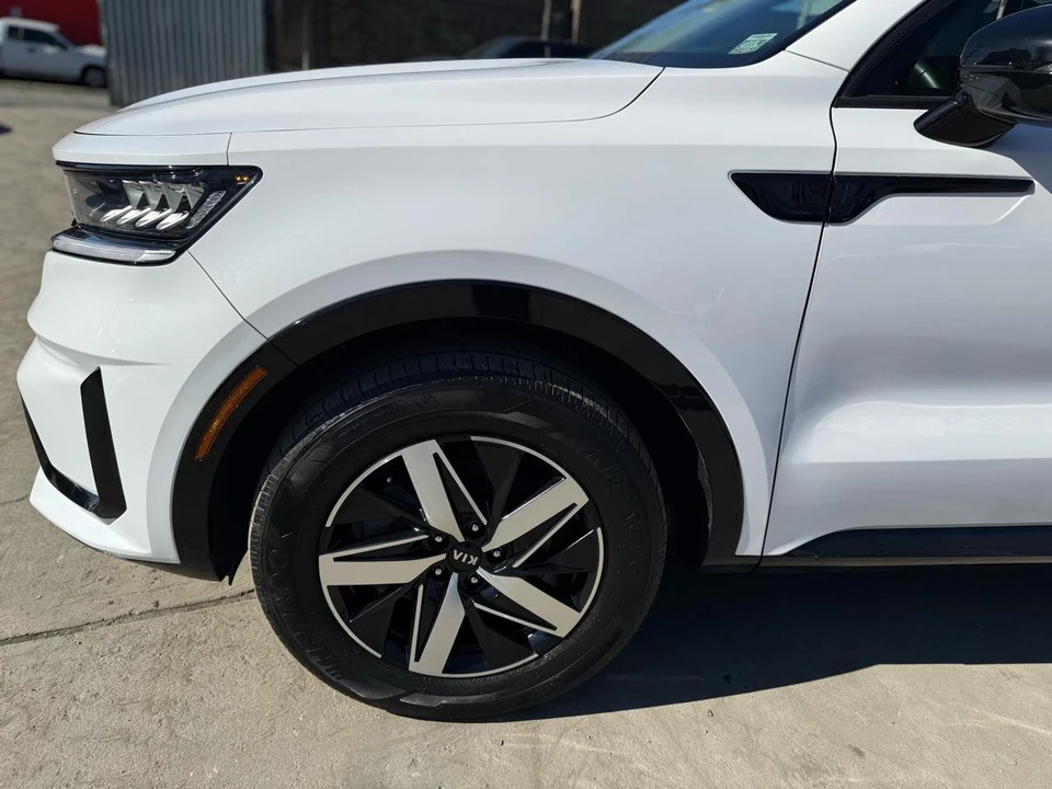 2021 Kia Sorento - Image 14 of 21