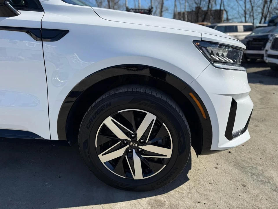 2021 Kia Sorento - Image 9 of 21