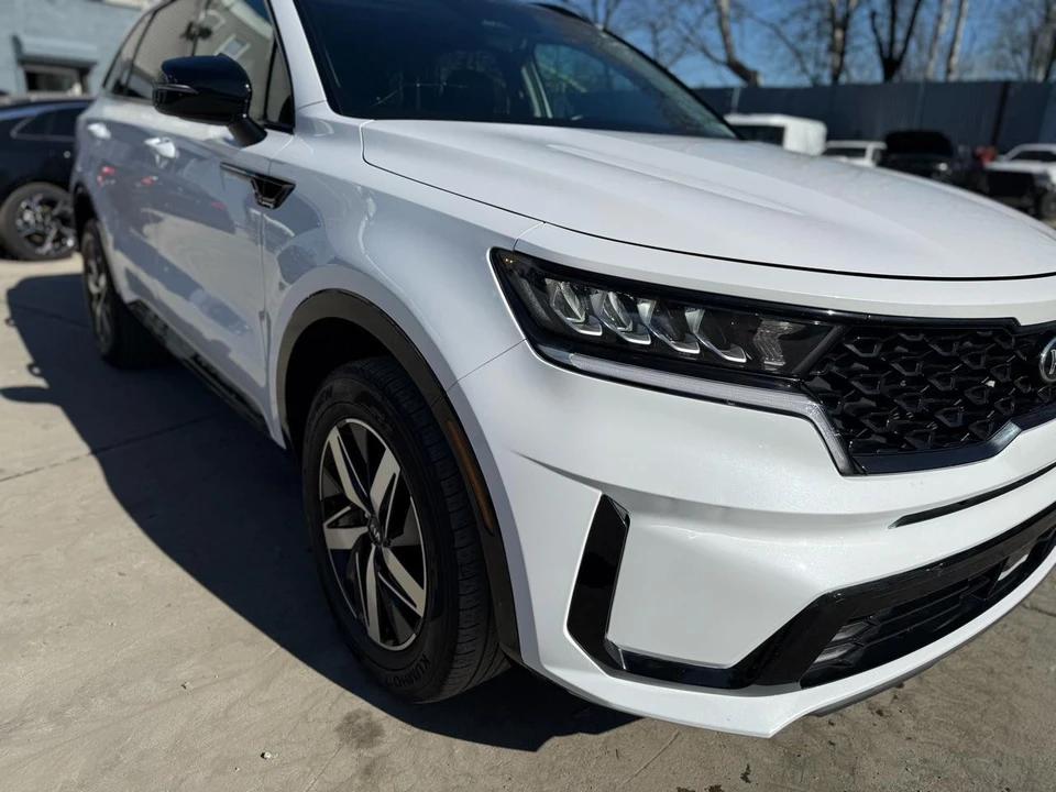 2021 Kia Sorento - Image 18 of 21