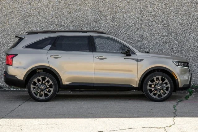 2021 Kia Sorento - Image 9 of 21