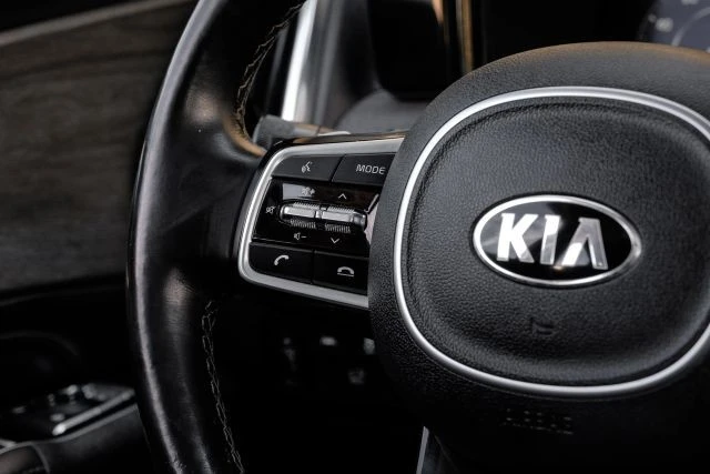 2021 Kia Sorento - Image 17 of 21